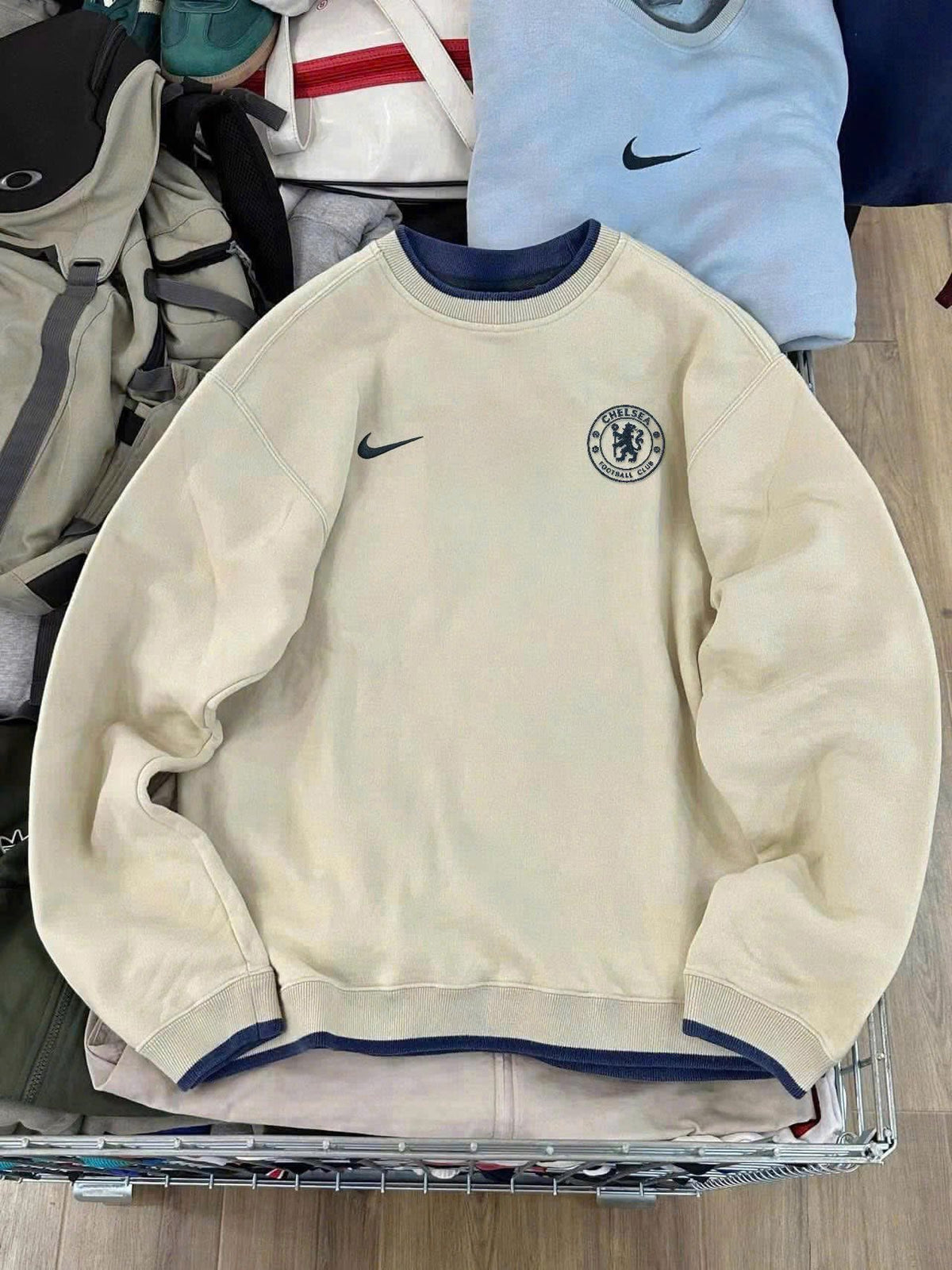Chelsea Heritage Sweater – Retro Edition 2025 | Beige & Navy Knit - LeagueLockerGear
